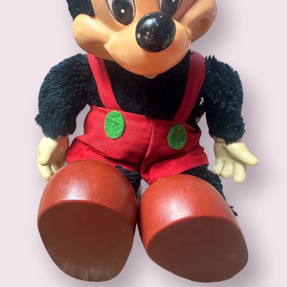 Vintage Disney Applause Mickey Mouse Christmas Plush Stuffed Animal Plastic Face